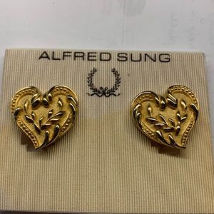 NWT Alfred Sung heart shaped earrings